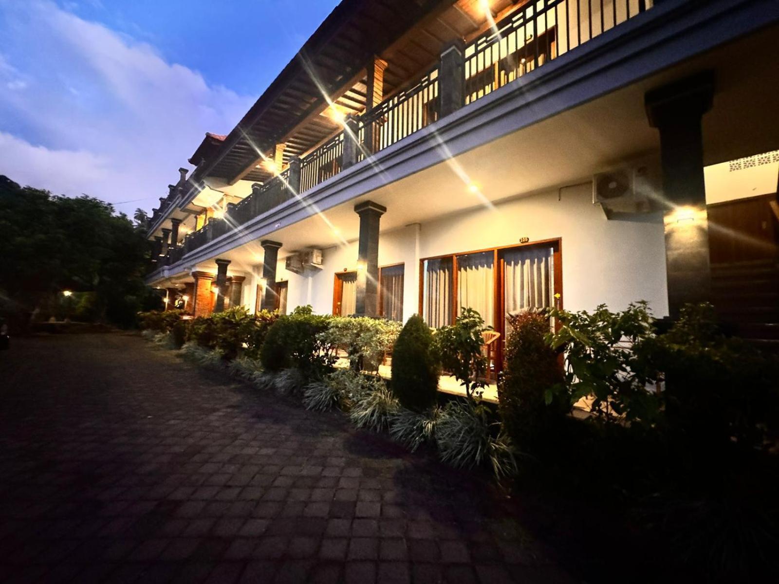Rostika Hotel Sekumpul Pabean Buleleng Exterior foto